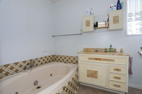 Photo of property in 20 Whyte Street, Foxton, 4814