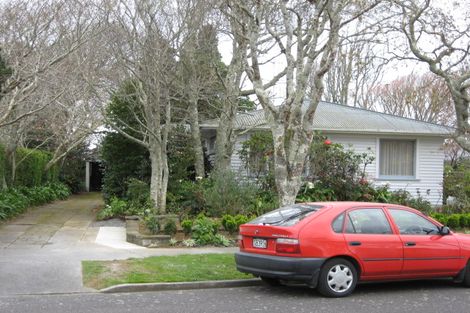Photo of property in 35 Turakina Street, Merrilands, New Plymouth, 4312