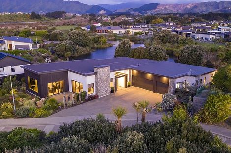 Photo of property in 14 Takahe Drive, Paraparaumu Beach, Paraparaumu, 5032