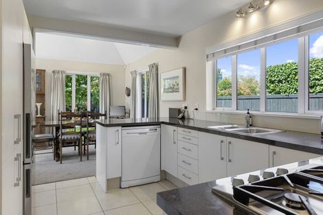 Photo of property in 1 Kelson Lane, Ilam, Christchurch, 8041