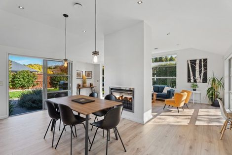 Photo of property in 5 Crawford Place, Lake Hayes, Queenstown, 9304