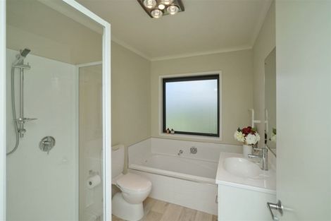 Photo of property in 52 Shillingford Boulevard, Rolleston, 7615