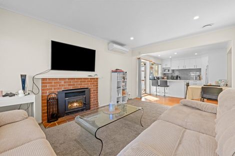 Photo of property in 56 Botany Road, Botany Downs, Auckland, 2010