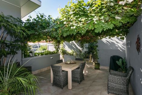 Photo of property in 54a Simla Terrace, Hospital Hill, Napier, 4110