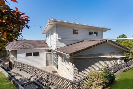 Photo of property in 16 Eastcliffe Road, Castor Bay, Auckland, 0620
