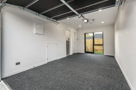 Photo of property in 98e Royal Road, Massey, Auckland, 0614