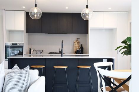 Photo of property in 14 Samuel Place, Terrace End, Palmerston North, 4410