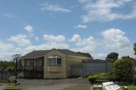 Photo of property in 11 Kopu Place, Clendon Park, Auckland, 2103