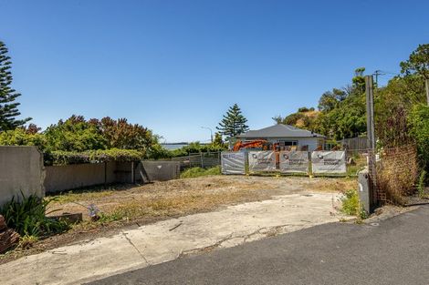 Photo of property in 1/1 The Brae, Mount Pleasant, Christchurch, 8081