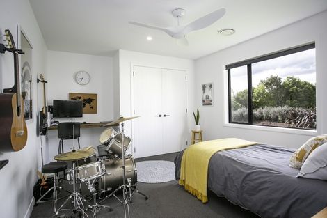 Photo of property in 3/45 Saint Kilda Road, Cambridge, 3434