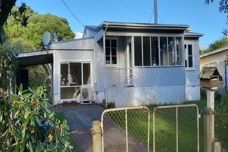 Photo of property in 8 Mahoe Street, Otaki Beach, Otaki, 5512