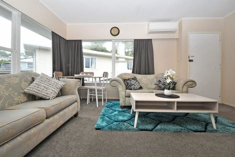 Photo of property in 2/97 Target Road, Totara Vale, Auckland, 0629