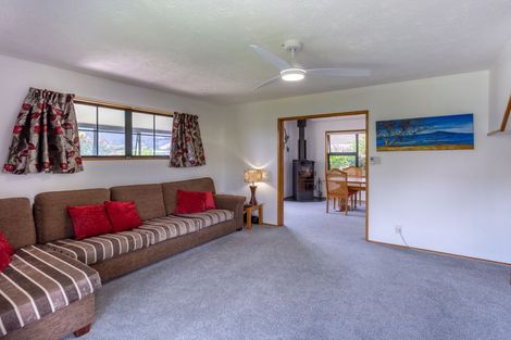 Photo of property in 11 Warner Place, Heathcote Valley, Christchurch, 8022