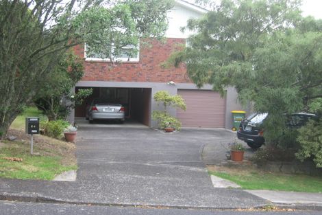 Photo of property in 2/28 Holdaway Avenue, Northcote, Auckland, 0627