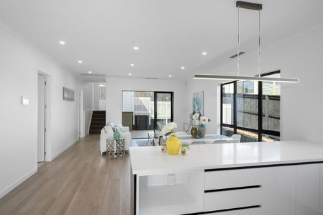 Photo of property in 52 Whakairo Crescent, Gulf Harbour, Whangaparaoa, 0930