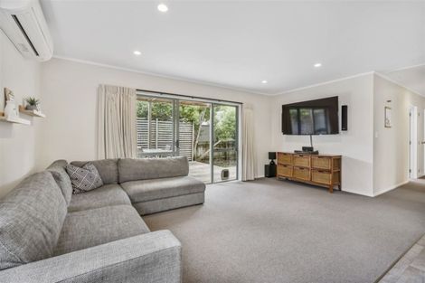 Photo of property in 103a Brian Crescent, Stanmore Bay, Whangaparaoa, 0932