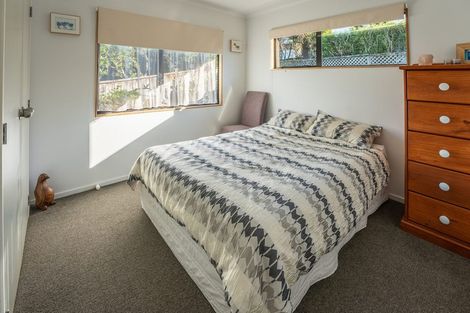 Photo of property in 22 Roberta Crescent, Orewa, 0931