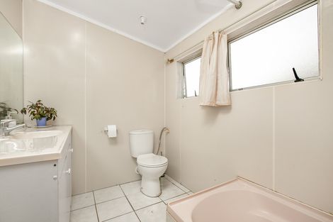 Photo of property in 541 Massey Road, Mangere, Auckland, 2022