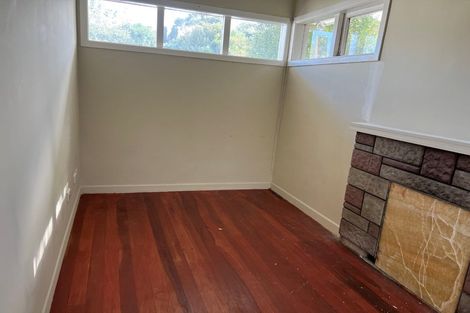 Photo of property in 57 Yeovil Road, Te Atatu Peninsula, Auckland, 0610