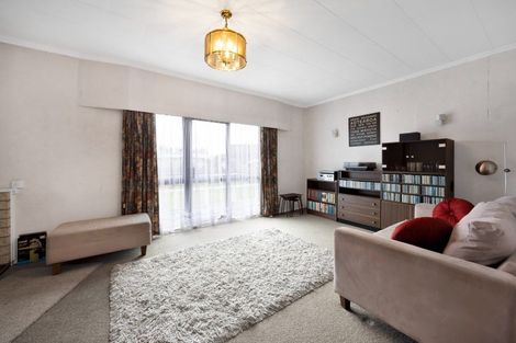 Photo of property in 11 Denmark Terrace, Midhirst, Stratford, 4394