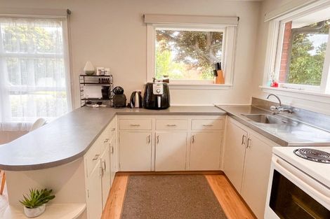 Photo of property in 37 Warren Crescent, Hillmorton, Christchurch, 8025