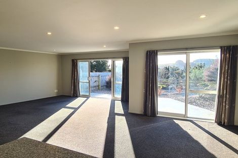 Photo of property in 253 Mark Avenue, Grenada Village, Wellington, 6037