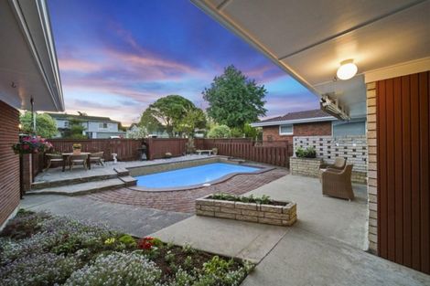 Photo of property in 8 Harford Place, Pakuranga Heights, Auckland, 2010