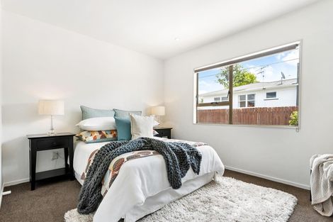 Photo of property in 1/9 Rewarewa Road, Te Atatu Peninsula, Auckland, 0610