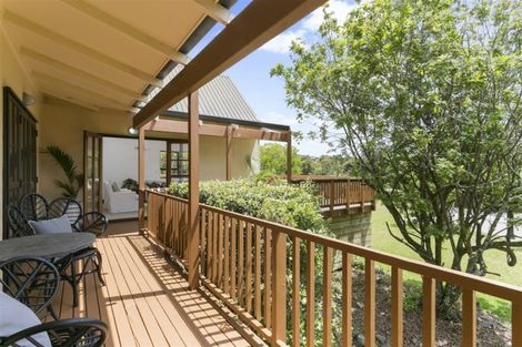 Photo of property in 411 Waitakere Road, Taupaki, Henderson, 0782