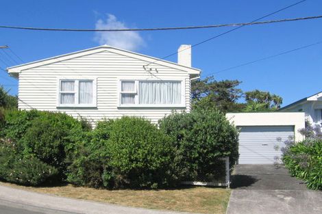Photo of property in 23 Kaihuia Street, Northland, Wellington, 6012