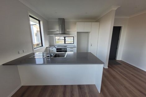 Photo of property in 15 Kawariki Road, Helensville, 0800