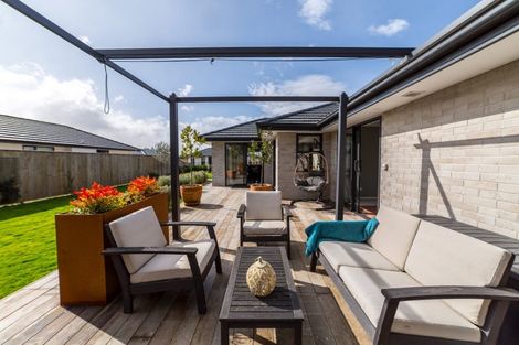 Photo of property in 7 Kakariki Crescent, Carterton, 5713