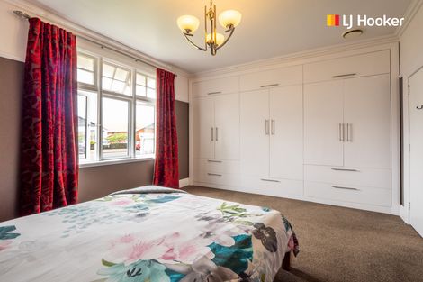 Photo of property in 16 West Avenue, Saint Clair, Dunedin, 9012