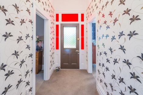 Photo of property in 21 Weraroa Road, Waverley, 4510