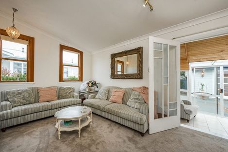 Photo of property in 28 Whites Line West, Woburn, Lower Hutt, 5010