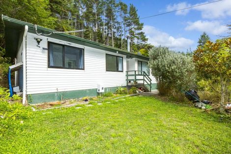 Photo of property in 76 Elmslie Road, Pinehaven, Upper Hutt, 5019