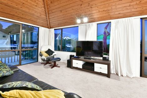 Photo of property in 56a Swann Beach Road, Stanmore Bay, Whangaparaoa, 0932