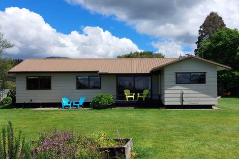 Photo of property in 17 Parerohi Grove, Kuratau, Turangi, 3381