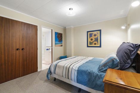 Photo of property in 28 Jandell Crescent, Bucklands Beach, Auckland, 2014
