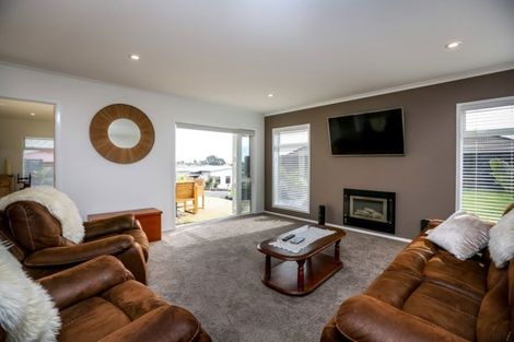 Photo of property in 3b Anderson Way, Highlands Park, New Plymouth, 4312