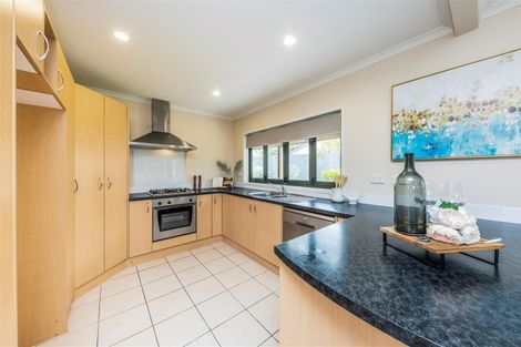 Photo of property in 2 Cuthill Close, Albany, Auckland, 0632