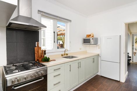 Photo of property in 53 Manson Street, Terrace End, Palmerston North, 4410