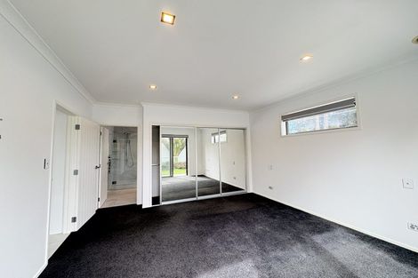 Photo of property in 154 Boord Crescent, Kumeu, 0891