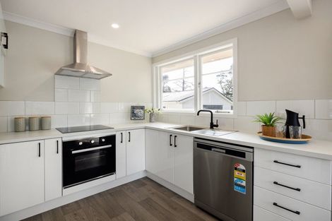 Photo of property in 11 Keitha Place, Glenview, Hamilton, 3206