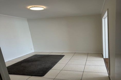 Photo of property in 1/9 Santiago Crescent, Unsworth Heights, Auckland, 0632