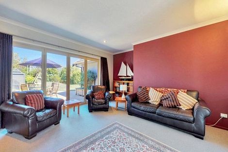 Photo of property in 63 Loch Views Road, Acacia Bay, Taupo, 3385