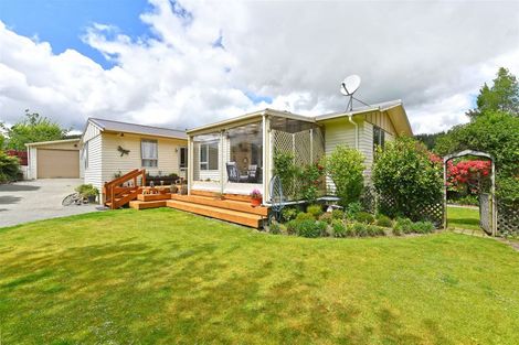 Photo of property in 4 Speargrass Grove, Timberlea, Upper Hutt, 5018