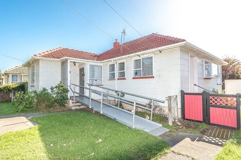 Photo of property in 54 Harper Street, Gonville, Whanganui, 4501