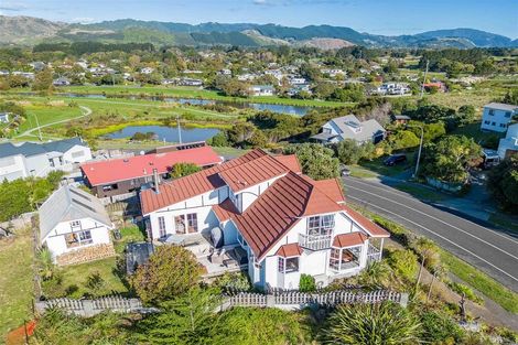 Photo of property in 151 Weggery Drive, Waikanae Beach, Waikanae, 5036