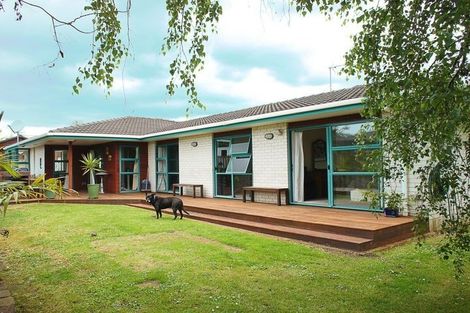 Photo of property in 5 Jan Higgins Place, Golflands, Auckland, 2013